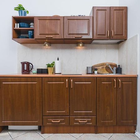 2 Bedroom Apartment Next To The Main Railway Station - By Upstairs Краков Экстерьер фото